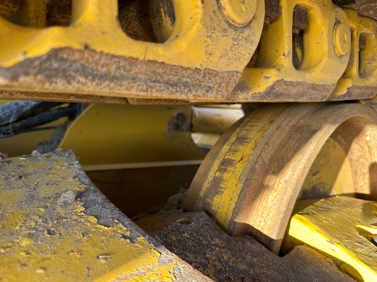 #32837-•-komatsu-39px-crawler-dozer-km10d130kka096648-image-18