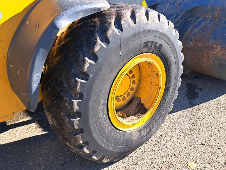 2018-deere-524k-image-41