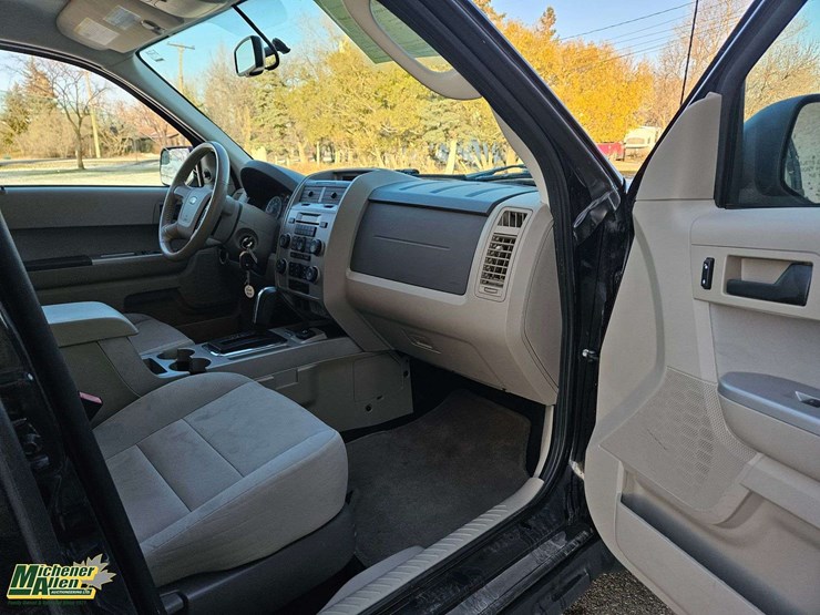 2012-ford-escape-hybrid-image-35