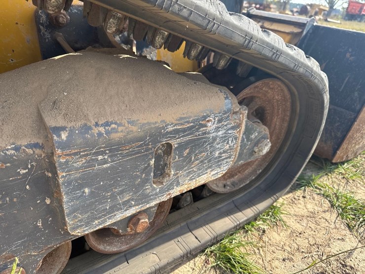 2021-deere-325g-image-16