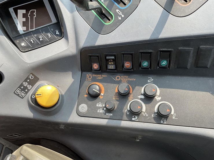 2015-kubota-m6-111-image-24