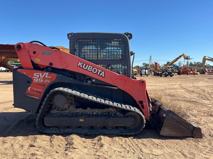 2019-kubota-svl95-2s-image-5