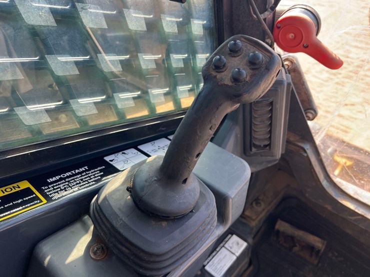 2020-deere-333g-image-30