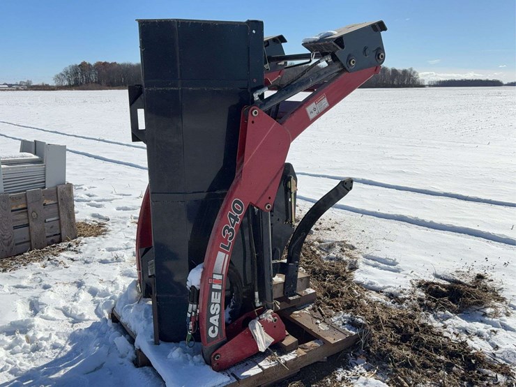 case-ih-l340-image-5