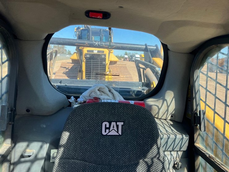 2015-caterpillar-289d-image-32