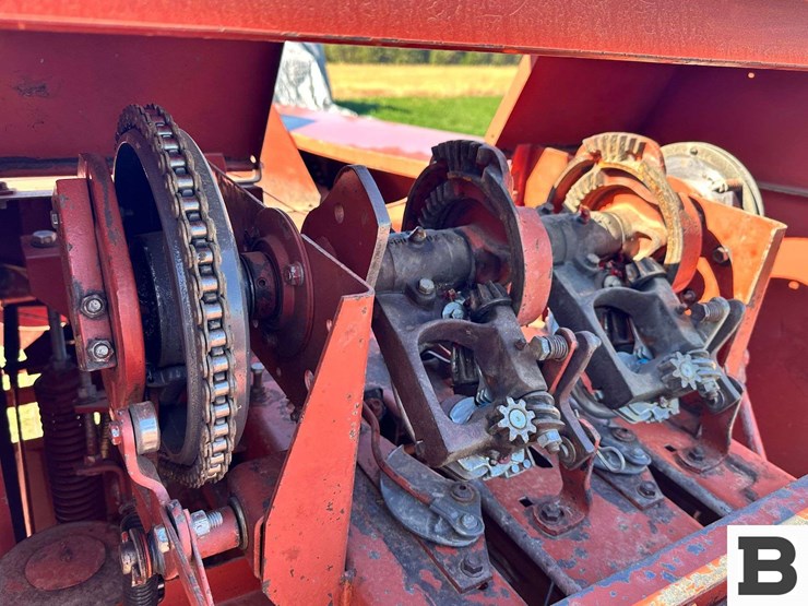 hesston-4655-image-21