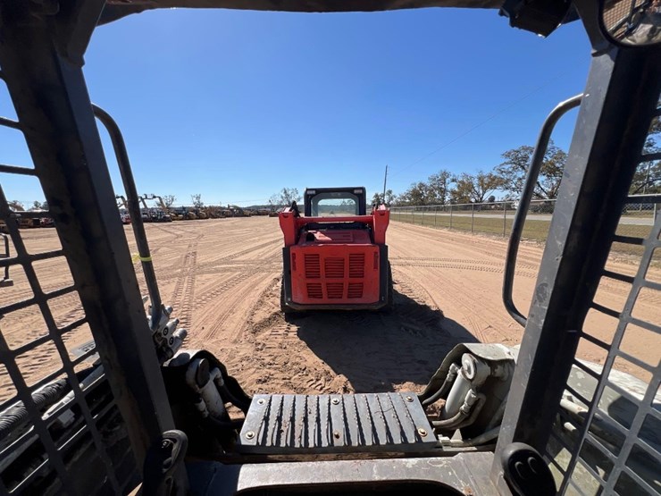 2012-takeuchi-tl230-image-31