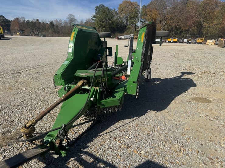 john-deere-12-image-1