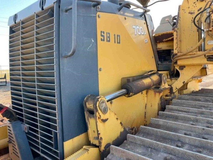 2008-deere-700j-image-13