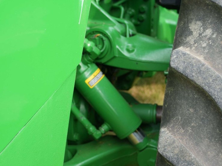 2011-john-deere-8285r-image-54