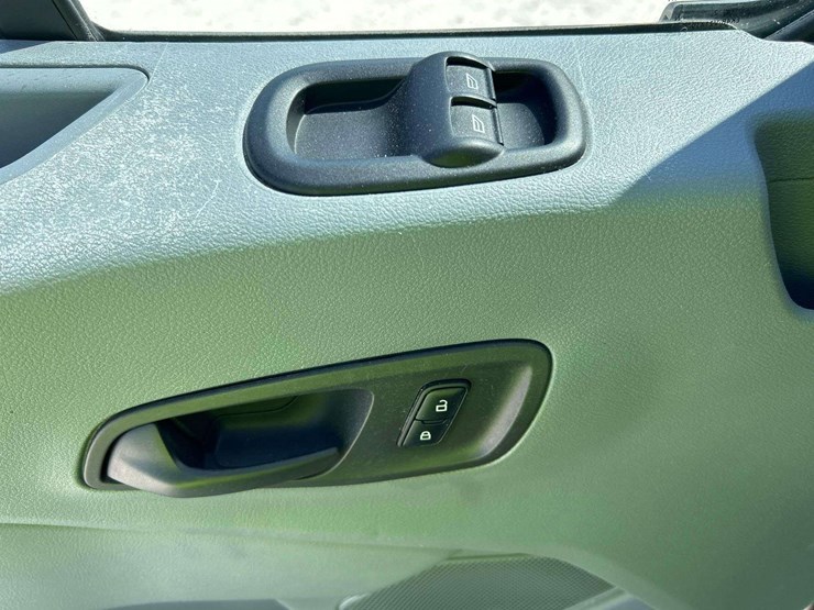 2017-ford-transit-image-12