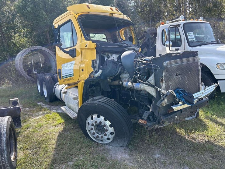 2013-freightliner-cascadia-125-image-5