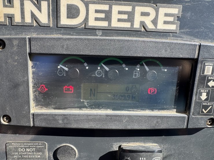 2017-deere-310sl-image-8