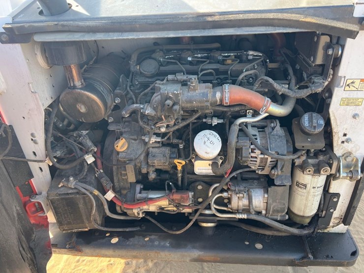 2022-bobcat-s740-image-22