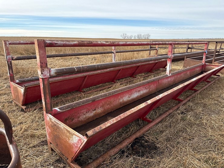 stur-d-fenceline-feed-bunk-image-1