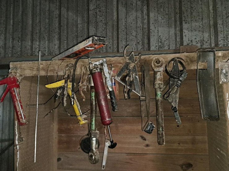 #317-•-chipper-knives-and-tools-image-2