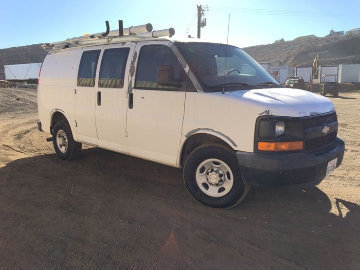 2007-chevrolet-express-2500-image-2