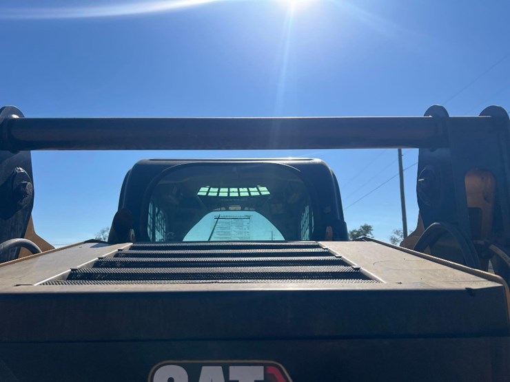 2020-caterpillar-259d3-image-18