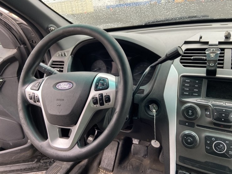 2014-ford-explorer-image-18