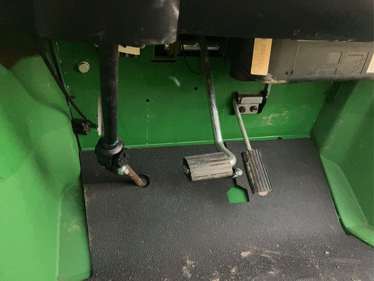 john-deere-gator-image-12