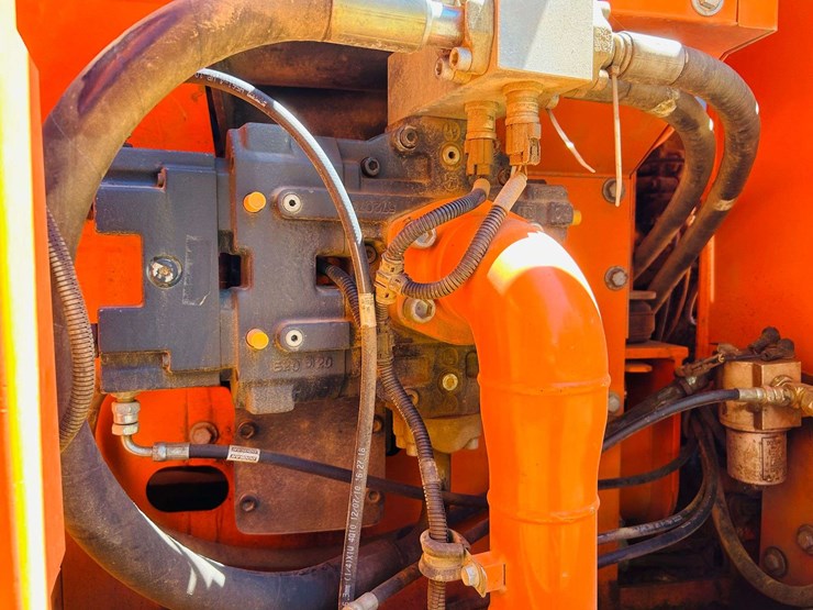 2010-doosan-dx180-lc-image-78