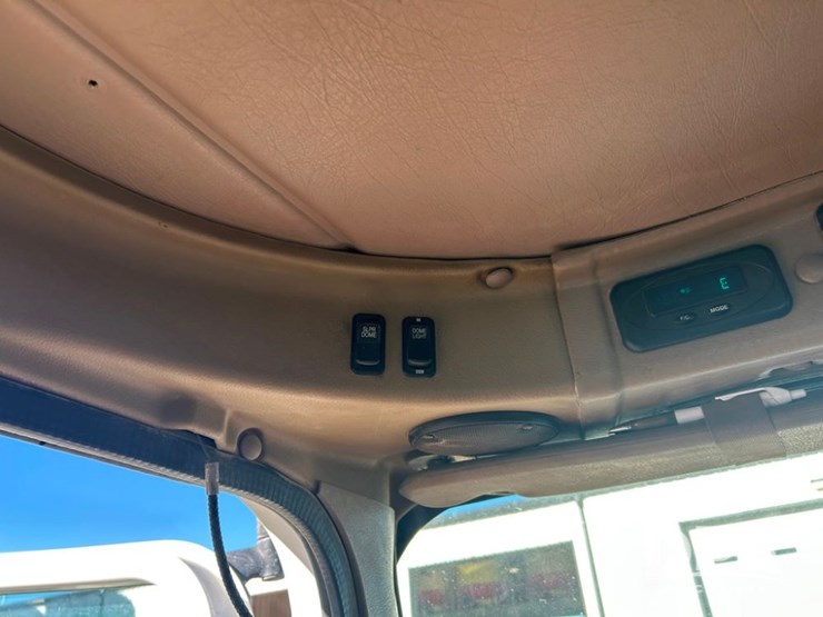 2004-international-9200i-image-54