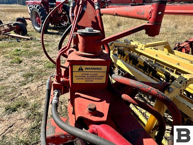 new-holland-216-image-22