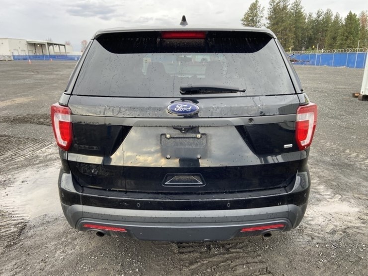 2017-ford-explorer-image-4