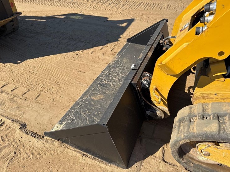 2023-caterpillar-259d3-image-24