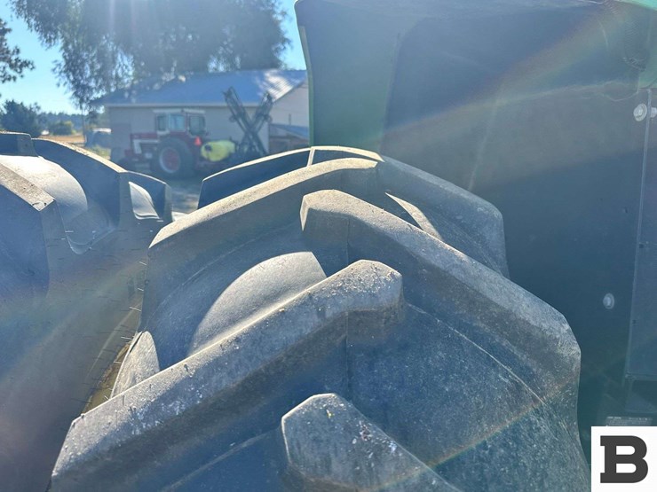 1993-john-deere-7600-image-32