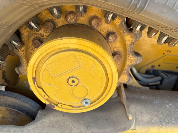 2023-caterpillar-259d3-image-16