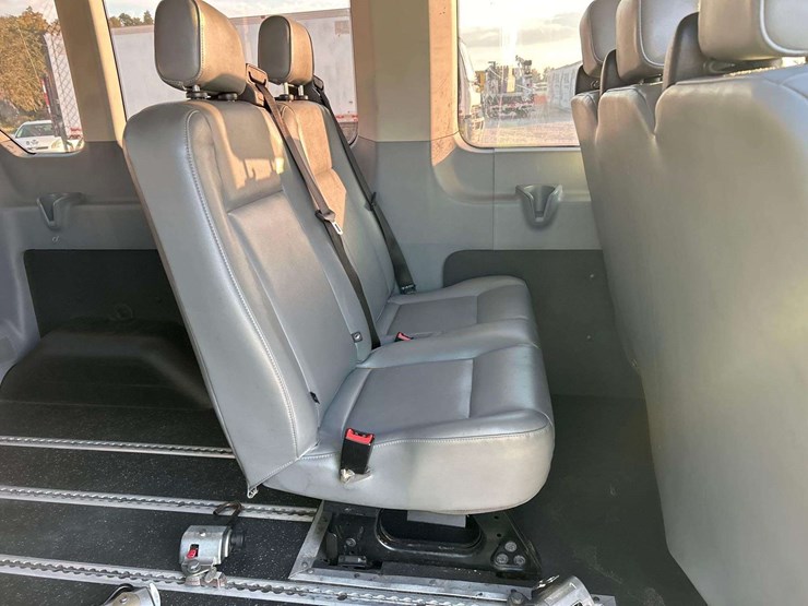 2016-ford-transit-image-17