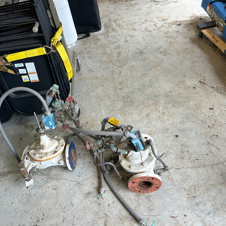 #30449 • Lot of (2) Control Valves