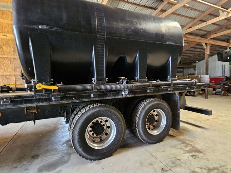 2005-kenworth-t300-image-10