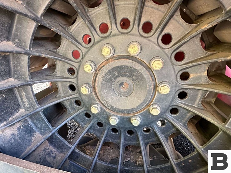 2002-case-ih-stx450-image-39