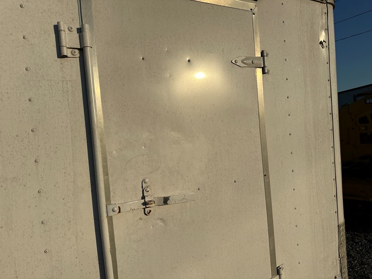 #32839-•-16'-t/a-enclosed-cargo-trailer-vin:-16hpb16244h122978-image-33