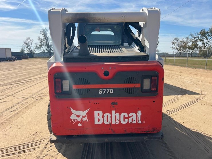 2022-bobcat-s770-image-3