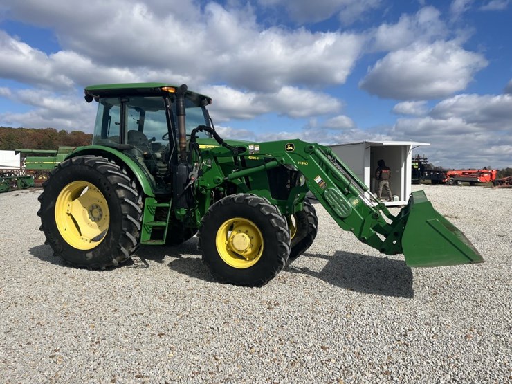 john-deere-6135e-image-5