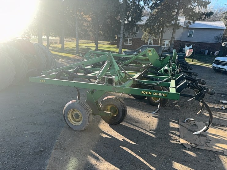 john-deere-24-image-2