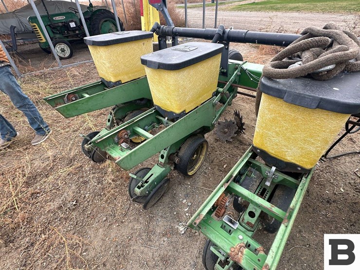 john-deere-7300-image-23