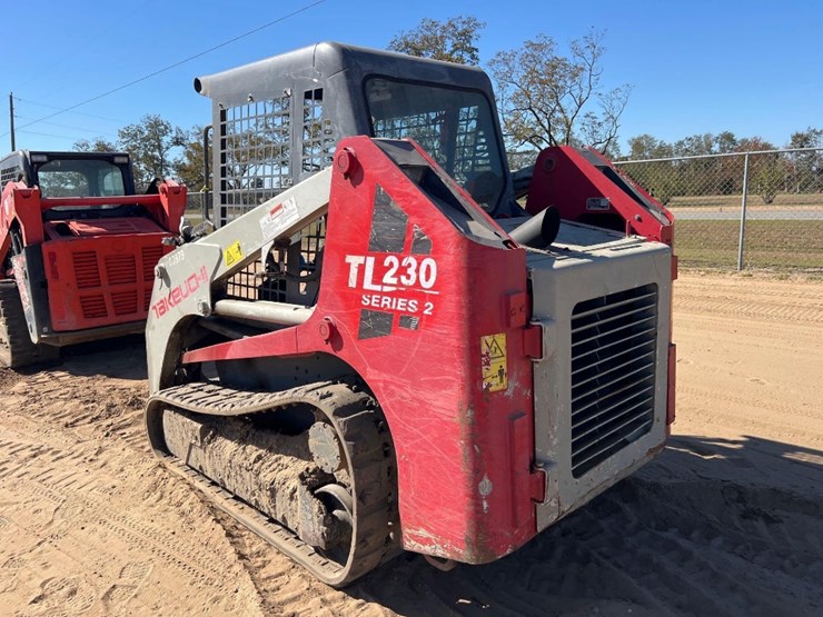 2012-takeuchi-tl230-image-2