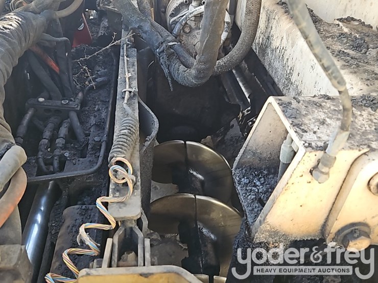 2014-caterpillar-ap-1000e-image-17