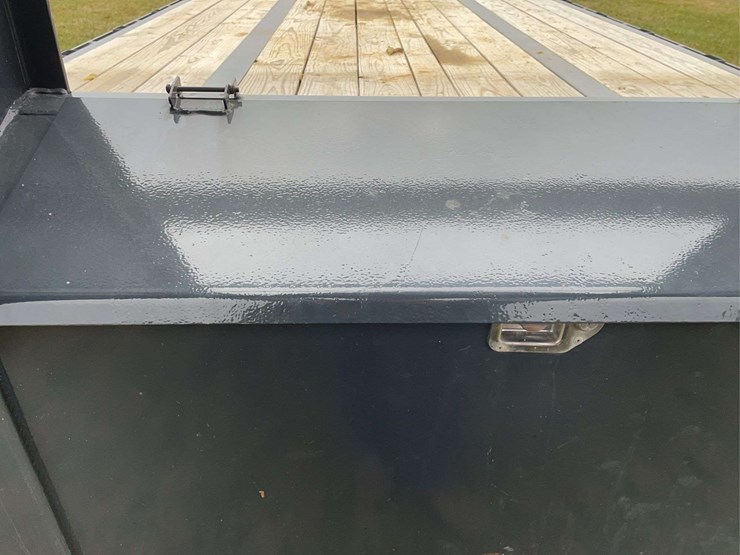 lamar-36’-gooseneck-trailer-image-8