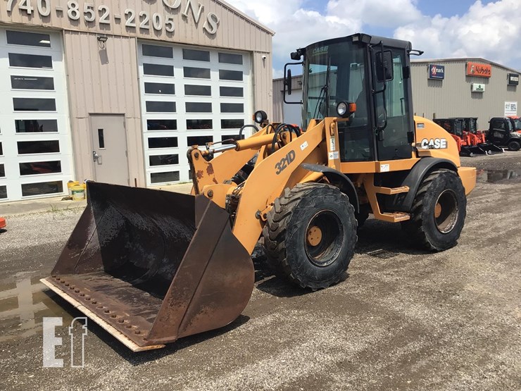 2002-case-321d-image-3