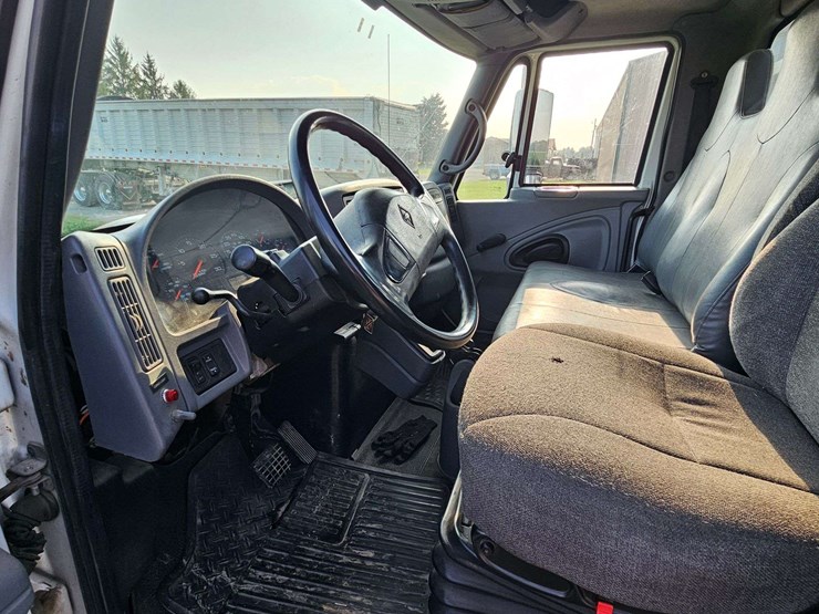 2003-international-4200-image-32