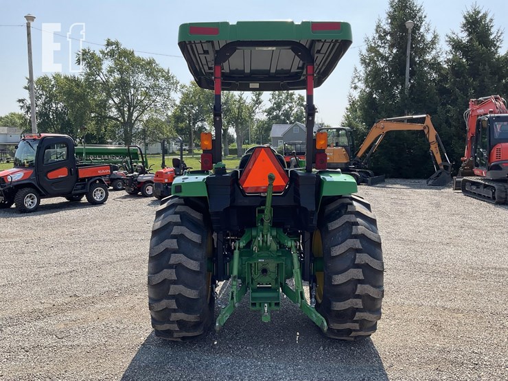 2017-john-deere-4052m-image-4