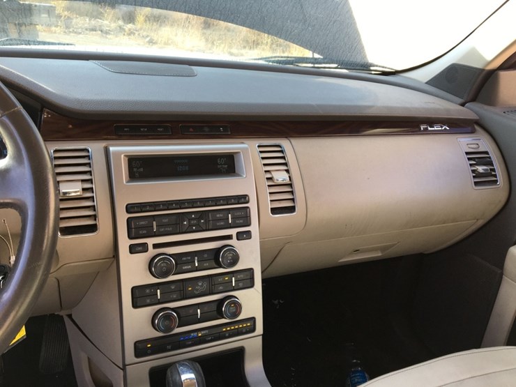 2010-ford-flex-image-7