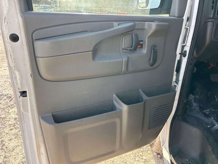 2006-gmc-3500-image-10