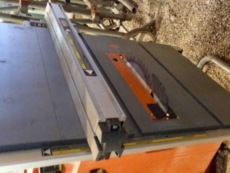 rigid-10"-table-saw-w/-dolly-image-3