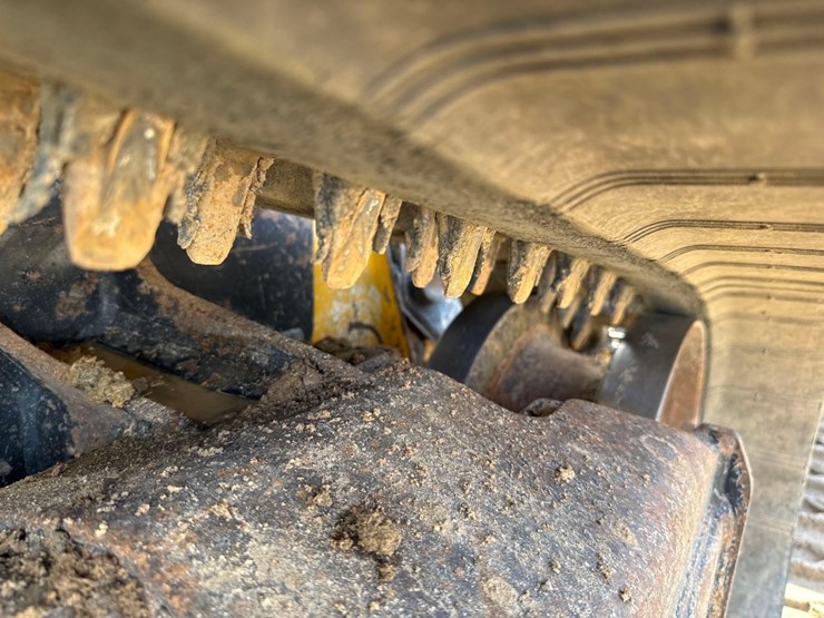 2017-deere-333g-image-15